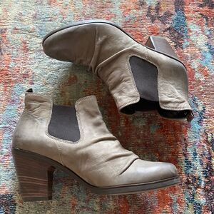 NEW  Paul Green boots